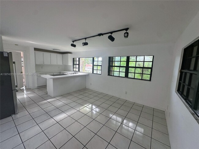 1321 SW 14th Ave in Miami, FL - Building Photo - Building Photo