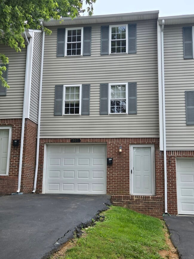 306 Spruce St in Bristol, TN - Building Photo - Building Photo