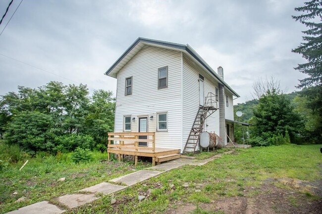 370 Front St, Unit 3209-3B in New Albany, PA - Building Photo - Building Photo