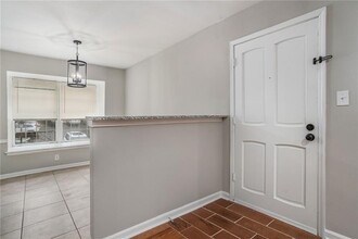 122 Maison Pl NW in Atlanta, GA - Foto de edificio - Building Photo