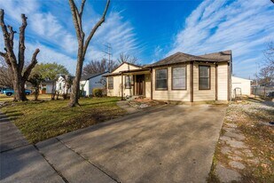 2145 Sharon Dr in Garland, TX - Building Photo