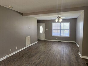 112 N Cavalcade Cir in Oak Grove, KY - Building Photo - Building Photo