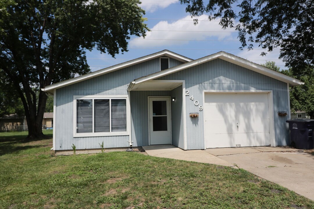 2409 Purcell's Mill in Manhattan, KS - Building Photo