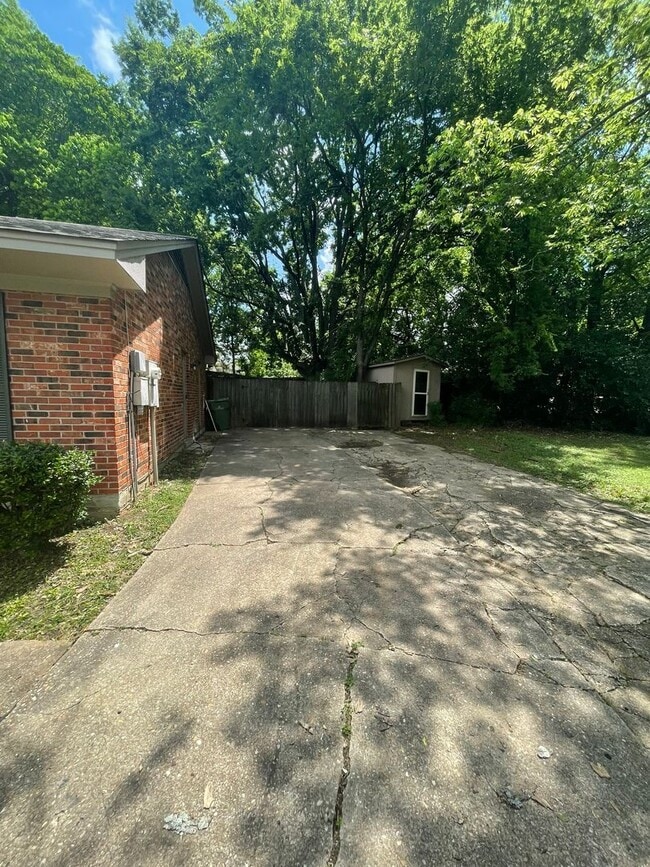 3921 Rouse Ridge Ct in Montgomery, AL - Building Photo - Building Photo