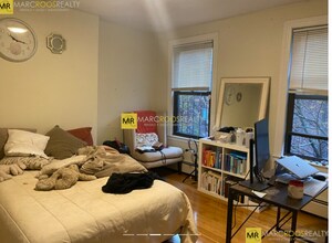 38 Bradford St, Unit 2 in Boston, MA - Foto de edificio - Building Photo