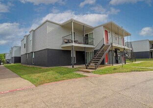 Villa Rosita Apartments in Dallas, TX - Foto de edificio - Building Photo