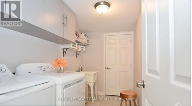 707 Juneberry Ln in Ottawa, ON - Building Photo - Building Photo