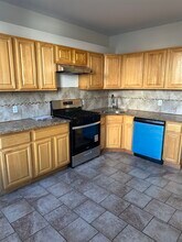 125 W 28th St in Bayonne, NJ - Building Photo - Building Photo