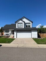 12121 York St in Thornton, CO - Building Photo