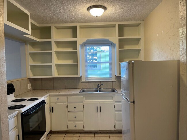 1708 14th St in Lubbock, TX - Building Photo - Building Photo