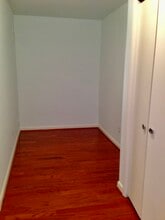 11606 Vantage Hill Rd, Unit 1A in Reston, VA - Foto de edificio - Building Photo