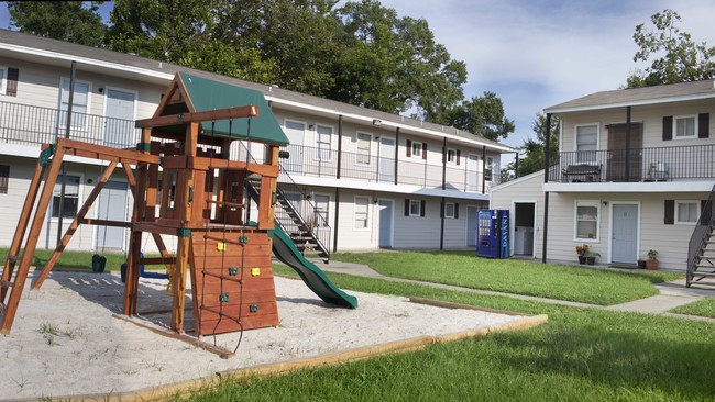 Laredo Apartments in Houston, TX - Foto de edificio - Other