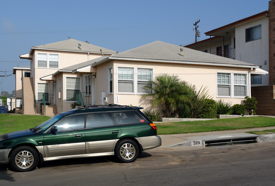 209 Penn St in El Segundo, CA - Foto de edificio