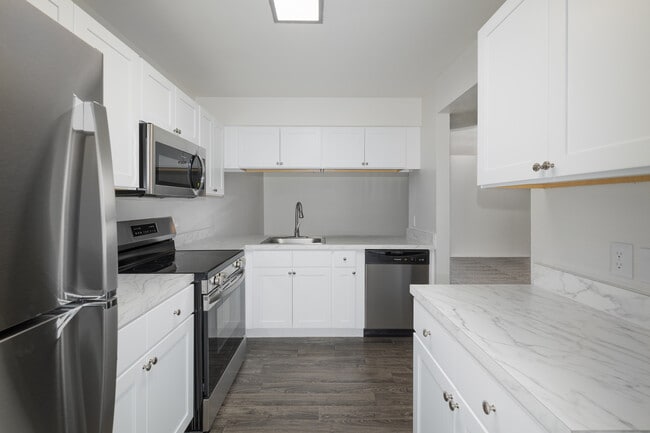 Pusch Ridge Apartment Homes in Oro Valley, AZ - Building Photo - Interior Photo