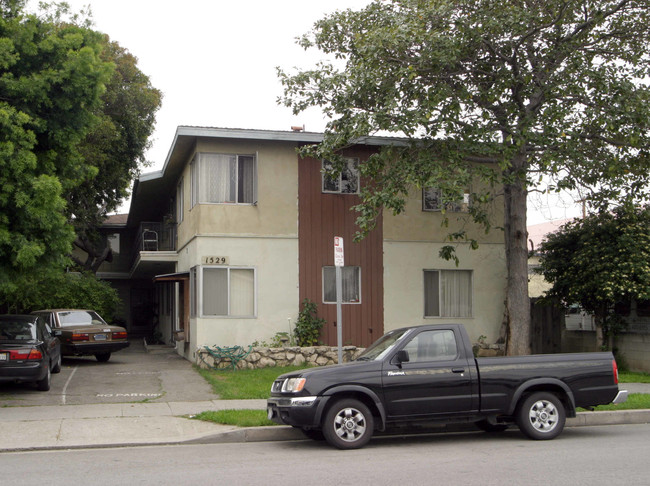 1529 S Westgate Ave in Los Angeles, CA - Building Photo - Building Photo