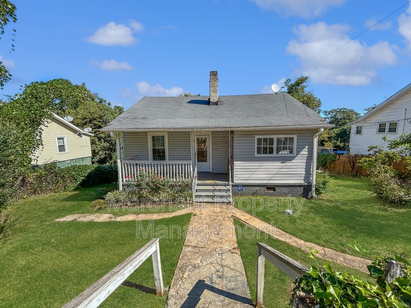 24 Jones St in Greenville, SC - Building Photo