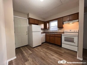 802 Hartford Ave in Des Moines, IA - Foto de edificio - Building Photo