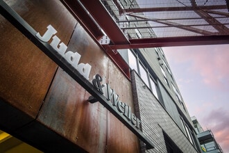 Judd and Weiler in Washington, DC - Foto de edificio - Building Photo