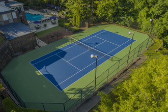 The Oaks at Lakeshore in Birmingham, AL - Building Photo - Building Photo