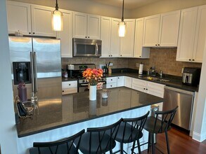 2243 N Lister Ave in Chicago, IL - Building Photo - Building Photo