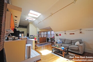 1678 Beacon St in Brookline, MA - Building Photo - Building Photo