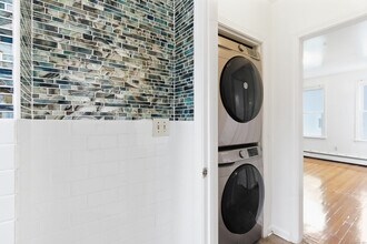 68 Connecticut Ave in New London, CT - Building Photo - Building Photo