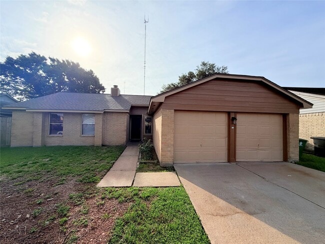 17219 Foxfield Dr