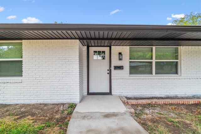 733 Greenland Way in Grand Prairie, TX - Foto de edificio