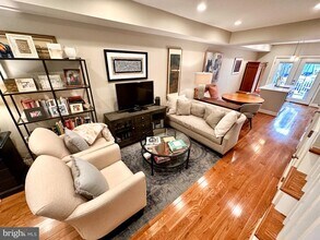 1734 L St NE in Washington, DC - Building Photo - Building Photo