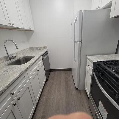 377 Rector Pl in New York, NY - Building Photo
