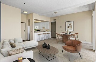 Diplomat Apartments in San Diego, CA - Building Photo