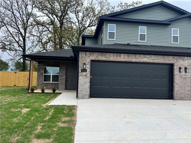570 Cosmos St in Centerton, AR - Building Photo - Building Photo