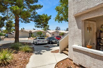 5196 Mandalay Springs Dr in Las Vegas, NV - Building Photo - Building Photo
