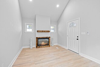 4014 Roanoke Rd in Kansas City, MO - Building Photo - Building Photo