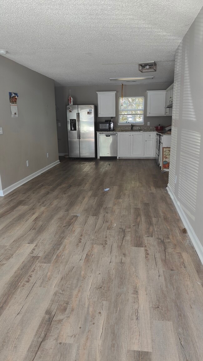 property at 108 Creekside Dr