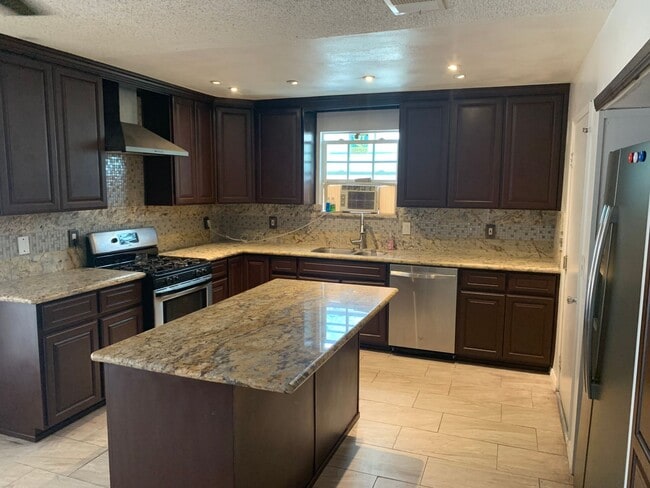 11413 Morning Star Ln in Moreno Valley, CA - Building Photo - Building Photo