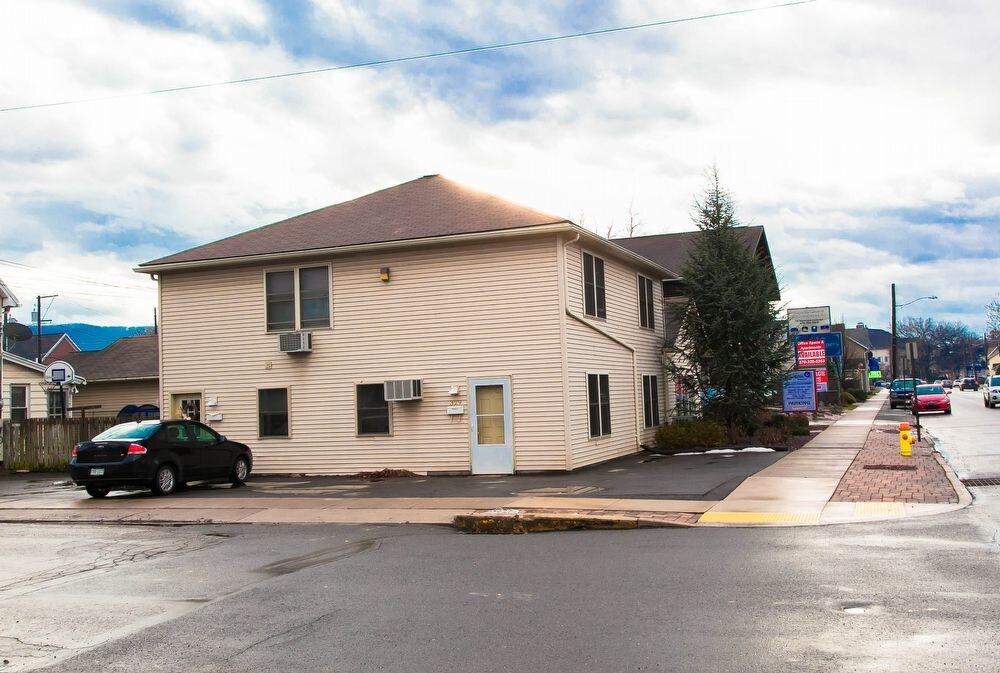 329 Chestnut St in Williamsport, PA - Building Photo