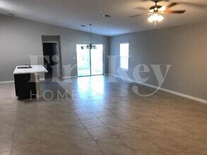 931 SE Thornhill Dr in Port St. Lucie, FL - Building Photo - Building Photo