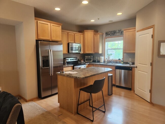 16640 50th Ct N in Minneapolis, MN - Foto de edificio - Building Photo