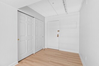 125 Pleasant St, Unit 310 in Brookline, MA - Building Photo - Building Photo