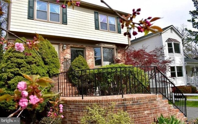 6856 Chelsea Rd in McLean, VA - Building Photo - Building Photo