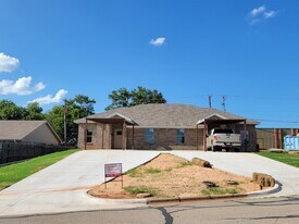 1506 Hursh Ave, Unit B in Wichita Falls, TX - Building Photo