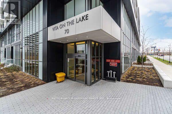 70 Annie Craig Dr in Toronto, ON - Building Photo - Building Photo