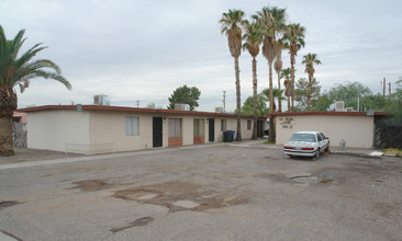 Las Palmas in Tucson, AZ - Building Photo - Building Photo