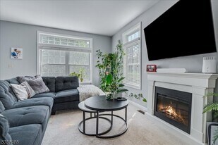 15 Center Ave in Morristown, NJ - Building Photo