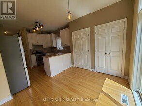 138 Hillman Marsh Way in Ottawa, ON - Building Photo - Building Photo