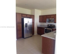 17057 SW 92nd St in Miami, FL - Building Photo - Building Photo