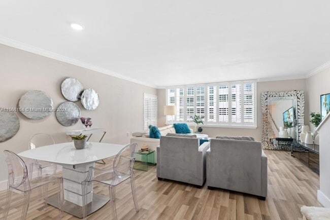 5401 Collins Ave in Miami Beach, FL - Building Photo - Building Photo