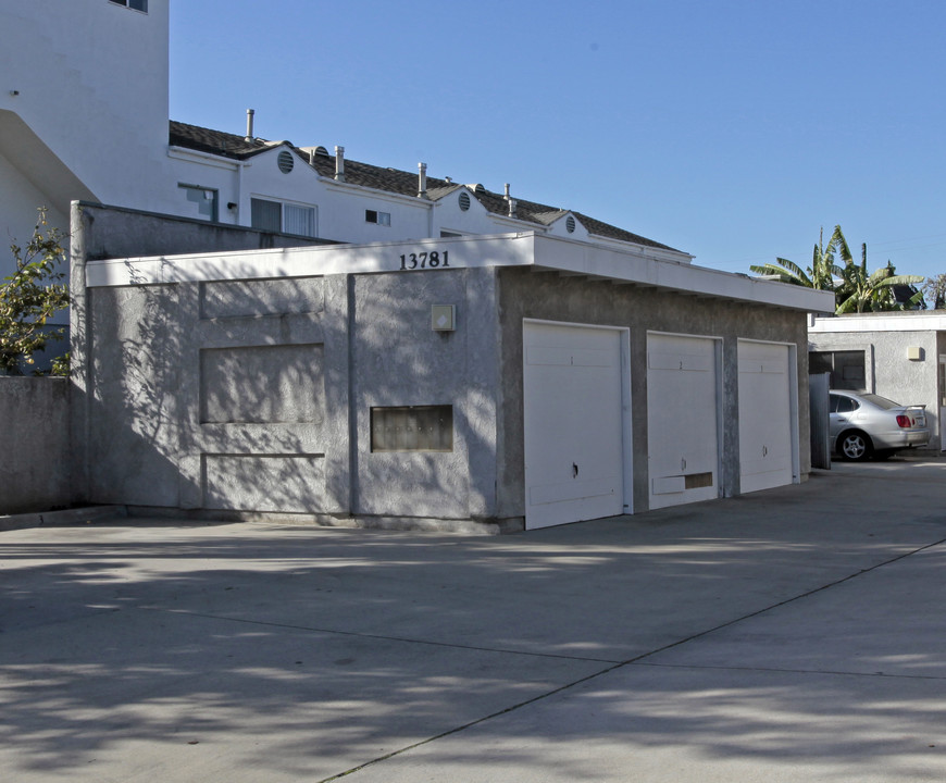 13781 Cherry St in Westminster, CA - Building Photo