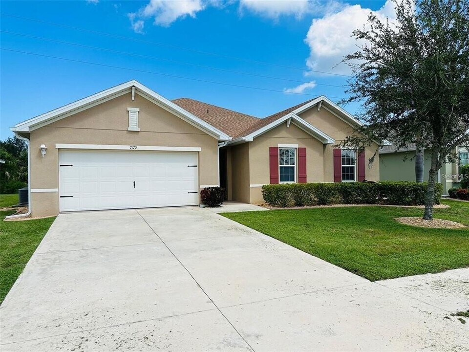 7172 Mikasa Dr in Punta Gorda, FL - Building Photo